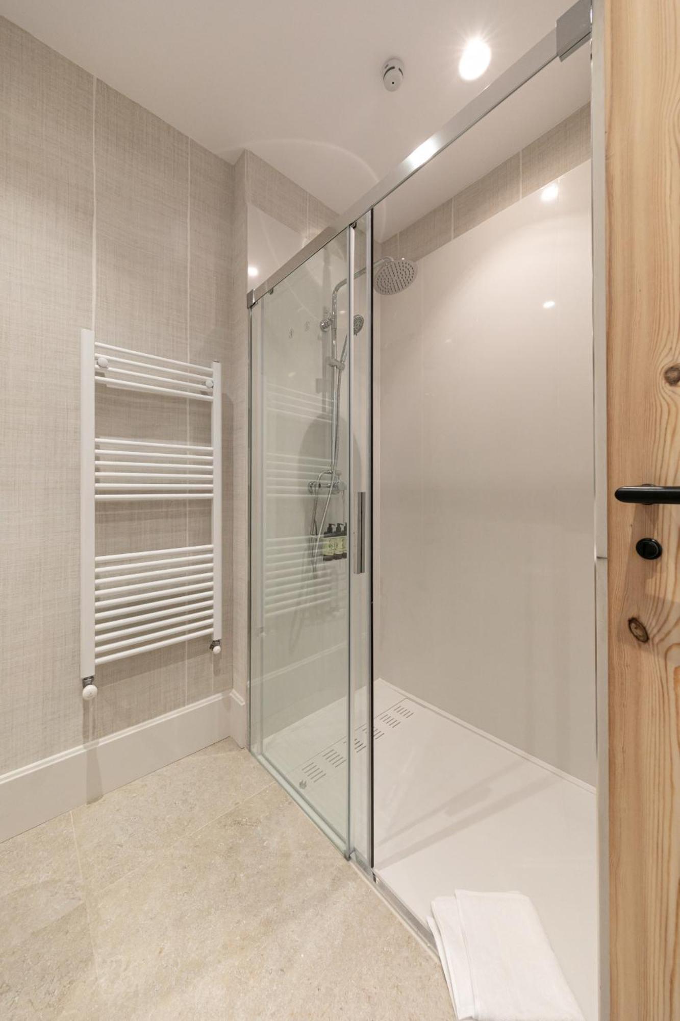 Green-Apartments Reales Atarazanas Suites Siviglia Esterno foto